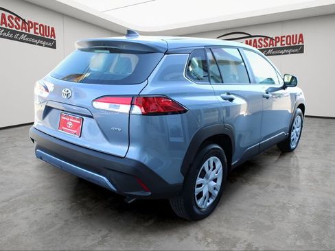 Used 2023 Toyota Corolla Cross L image 5
