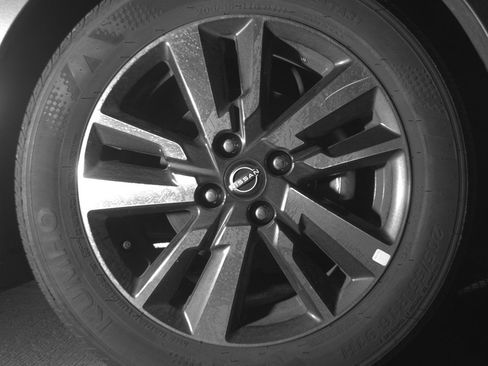 Used 2025 Nissan Versa SV w/ Trunk Package FWD image 13