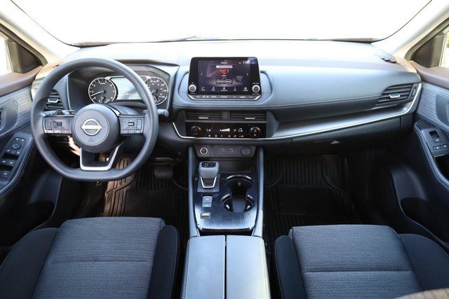 Certified 2023 Nissan Rogue SV FWD image 22