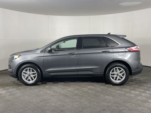 Used 2022 Ford Edge SEL w/ Convenience Package image 3