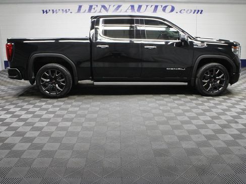 Used 2022 GMC Sierra 1500 Denali w/ Denali Carbonpro Edition AWD/4WD image 2