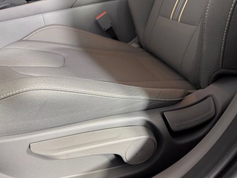 Used 2025 Hyundai Elantra Hybrid FWD image 22