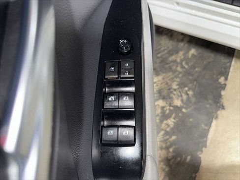 Certified 2019 Toyota Camry LE image 22