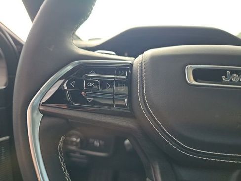 Used 2023 Jeep Grand Cherokee Overland w/ Luxury Tech Group IV image 41