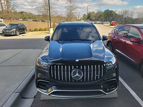 Used 2025 Mercedes-Benz GLS 63 AMG 4MATIC image 19