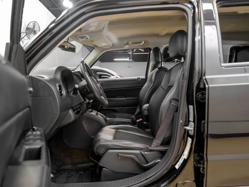 Used 2017 Jeep Patriot Sport w/ Power Value Group FWD image 4