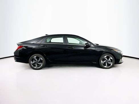 Used 2022 Hyundai Elantra SEL w/ Convenience + Premium Package FWD image 10