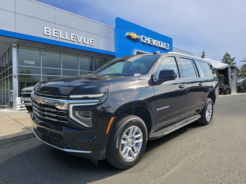 New 2026 Chevrolet Suburban LT w/ Comfort Package AWD/4WD image 3