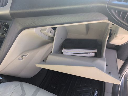 Used 2015 Ford Transit Connect XLT image 30