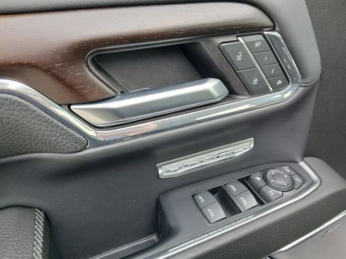Used 2024 GMC Sierra 1500 Denali w/ Technology Package image 12
