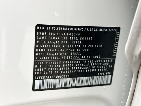 Used 2023 Volkswagen Tiguan SE R-Line FWD image 26