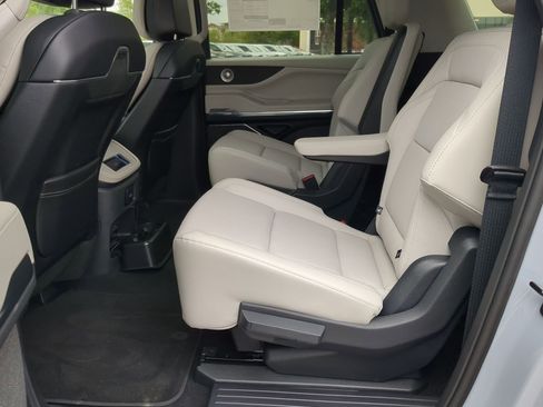 New 2026 Lincoln Navigator L Reserve image 22