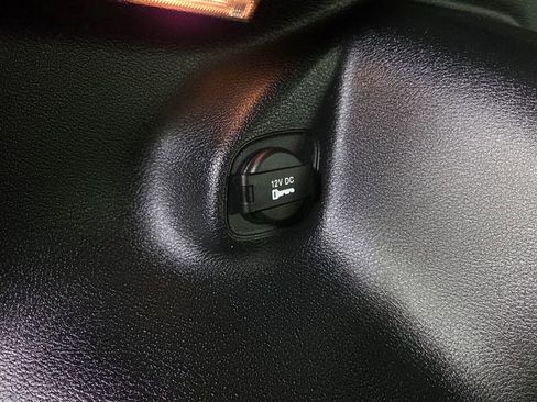Used 2020 Jeep Cherokee Trailhawk AWD/4WD image 16