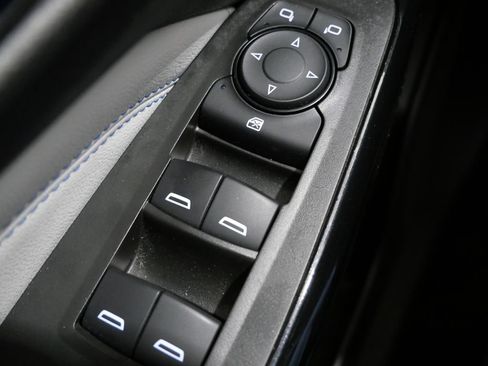 Used 2025 Chevrolet Trax LT FWD image 13