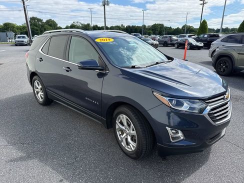 Used 2019 Chevrolet Equinox LT FWD image 3