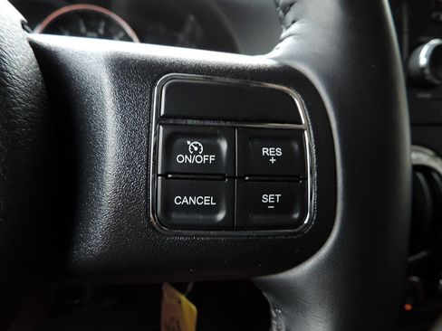 Used 2016 Jeep Wrangler Unlimited Rubicon image 27