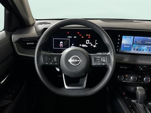 Used 2025 Nissan Kicks SV image 27