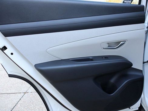 New 2026 Hyundai Tucson SEL image 18