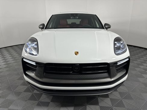 Certified 2025 Porsche Macan Turbo image 10