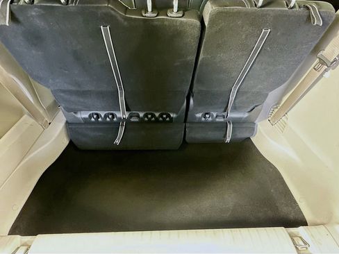 Certified 2024 Chrysler Pacifica Touring-L image 33