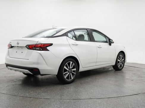 Used 2025 Nissan Versa SV FWD image 9
