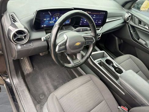 Used 2025 Chevrolet Equinox LT image 10