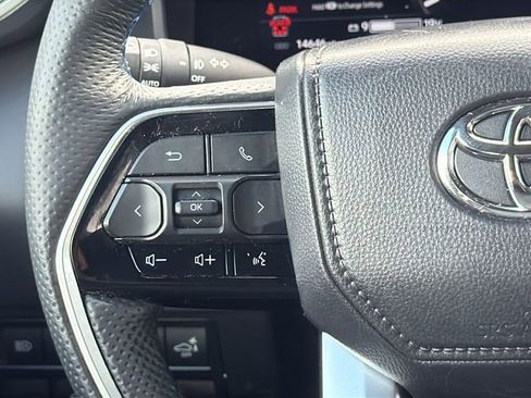 Used 2024 Toyota Sequoia Platinum AWD/4WD image 23