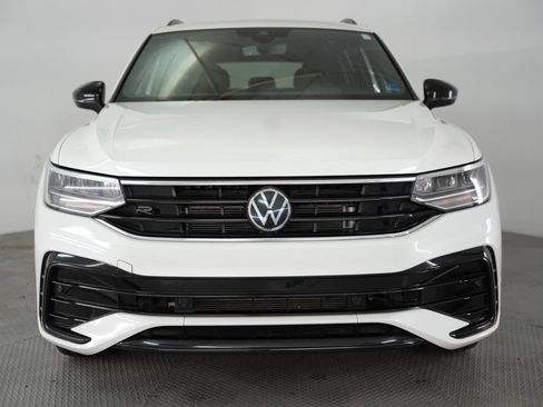 Used 2022 Volkswagen Tiguan SE R-Line FWD image 2