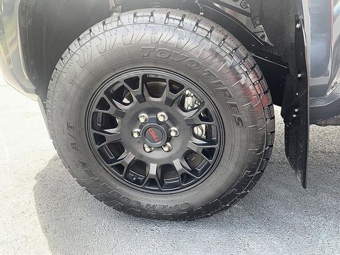 Certified 2024 Toyota Tacoma Limited w/ Limited Package (LT) AWD/4WD image 8
