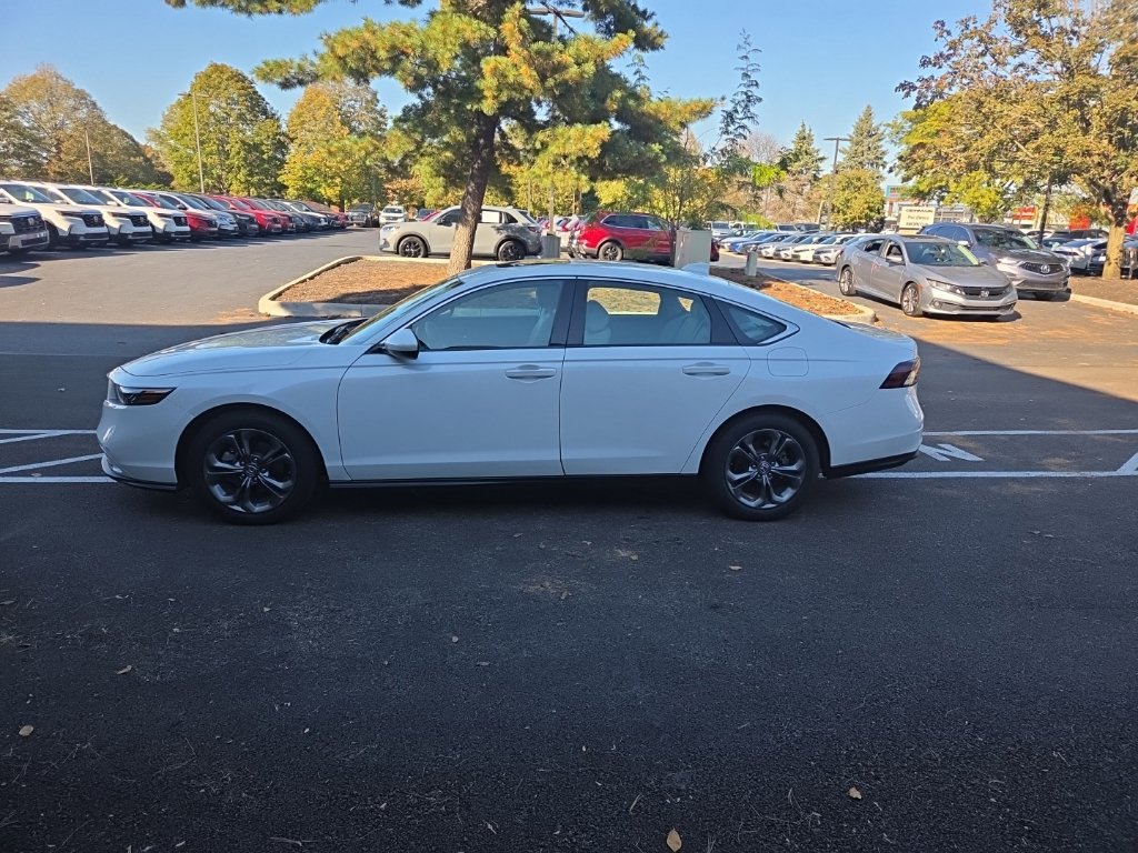Used 2023 Honda Accord EX image 5