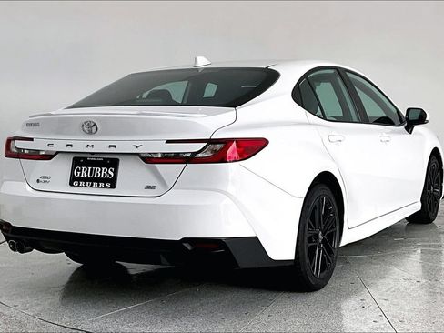 Used 2025 Toyota Camry SE w/ Convenience Package AWD/4WD image 14