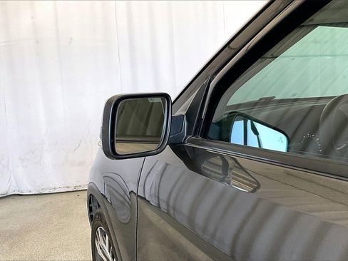 Used 2017 Ford Explorer Platinum image 10