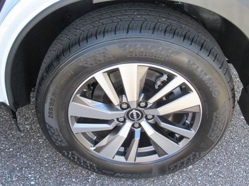 New 2026 Nissan Pathfinder SL FWD image 9