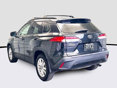 Used 2022 Toyota Corolla Cross LE w/ Moonroof Package image 6