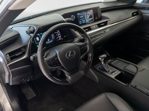 Used 2020 Lexus ES 300h 300h image 3
