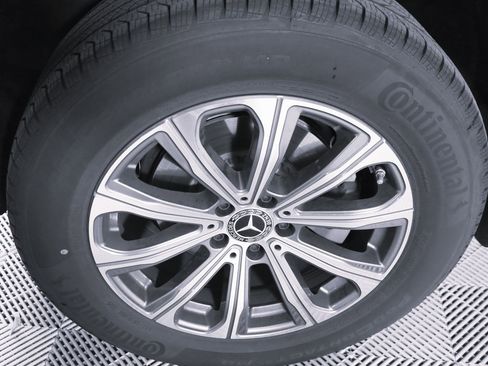 Certified 2025 Mercedes-Benz GLC 300 GLC 300 image 7