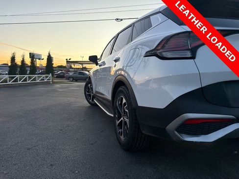 Used 2023 Kia Sportage EX image 9