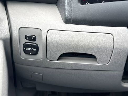 Used 2007 Toyota Camry LE FWD image 29