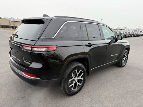 Used 2024 Jeep Grand Cherokee Limited image 9