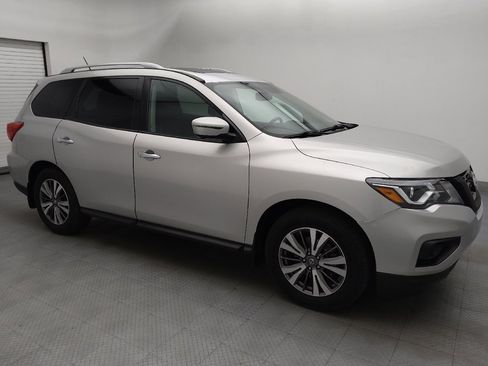 Used 2017 Nissan Pathfinder SL w/ SL Premium Package FWD image 11