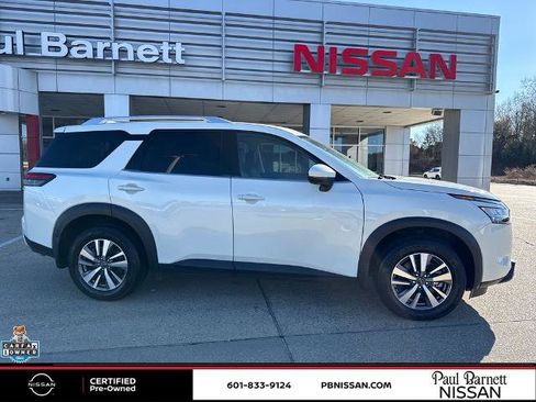 Certified 2024 Nissan Pathfinder SL image 5