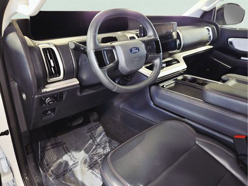 Used 2025 Ford Expedition Active image 52