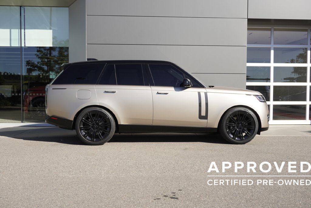 Used 2026 Land Rover Range Rover SE AWD/4WD image 7