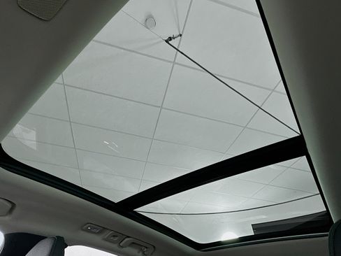 Used 2025 Volvo XC60 B5 Plus image 24