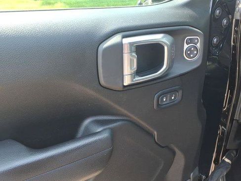 Certified 2025 Jeep Wrangler Unlimited Sport AWD/4WD image 10