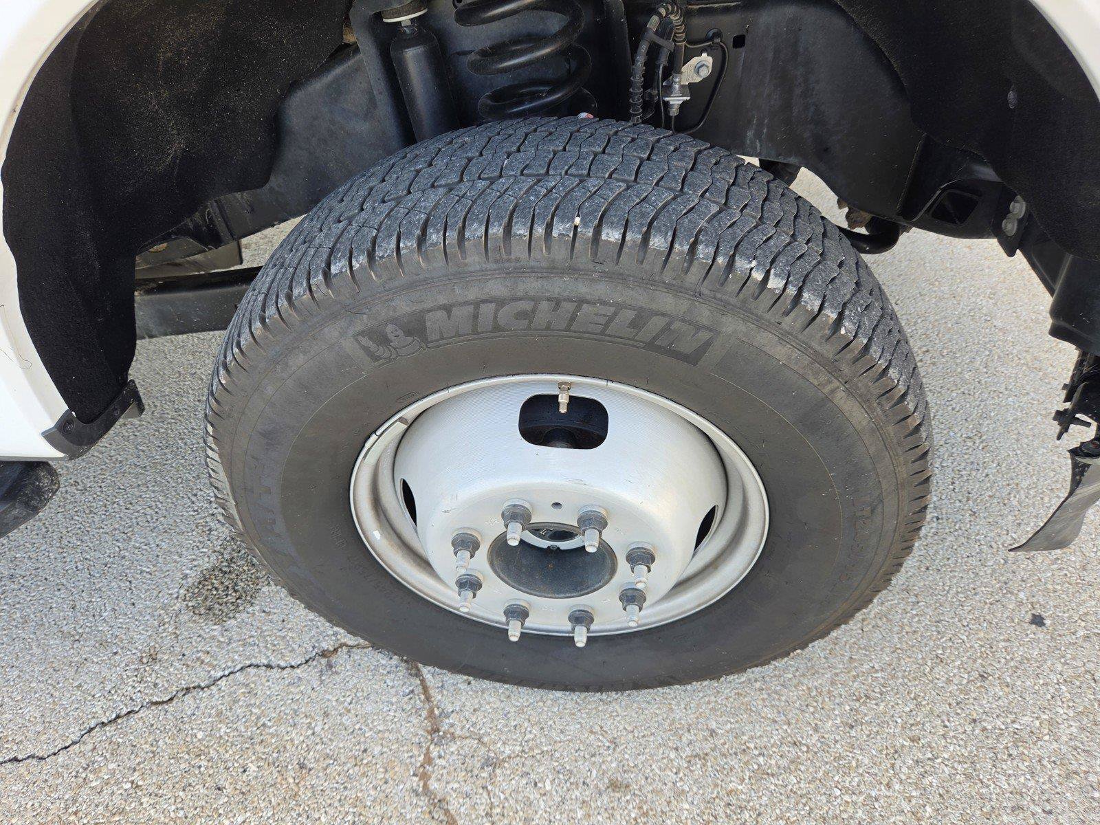 Used 2025 Ford F350 XLT w/ FX4 Off-Road Package AWD/4WD image 33