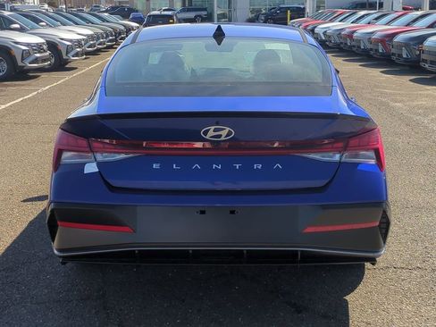 New 2026 Hyundai Elantra SEL Sport Premium FWD image 4
