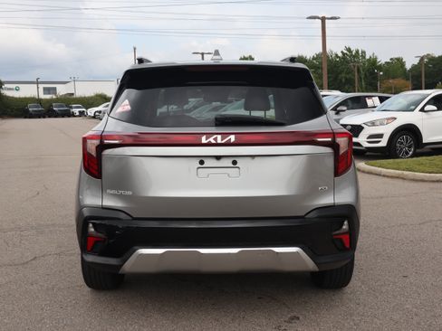 Used 2024 Kia Seltos EX AWD/4WD image 4