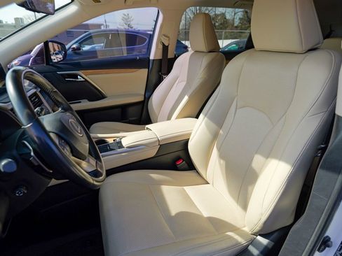 Used 2022 Lexus RX 350L Premium w/ Premium Package image 23