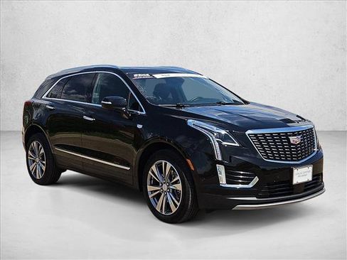 Certified 2025 Cadillac XT5 Premium Luxury w/ Technology Package AWD/4WD image 3
